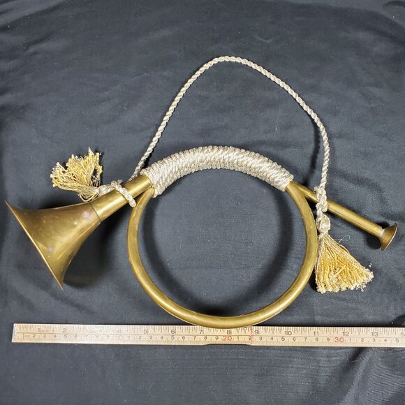 Vintage Brass Bugle Horn with Gold Rope Tassels Decorative Wall Hanging - Picture 6 of 15